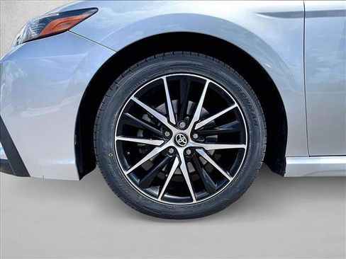 Used 2023 Toyota Camry SE FWD image 10