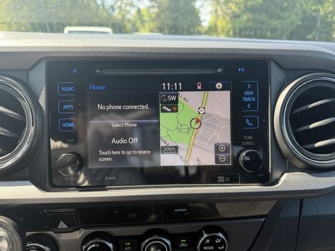 Used 2017 Toyota Tacoma TRD Sport w/ Tow Package (A/T) AWD/4WD image 18