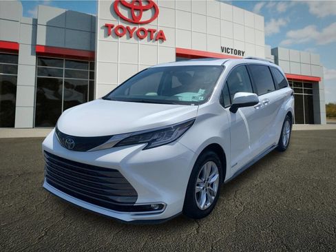 Used 2021 Toyota Sienna Limited AWD/4WD image 7