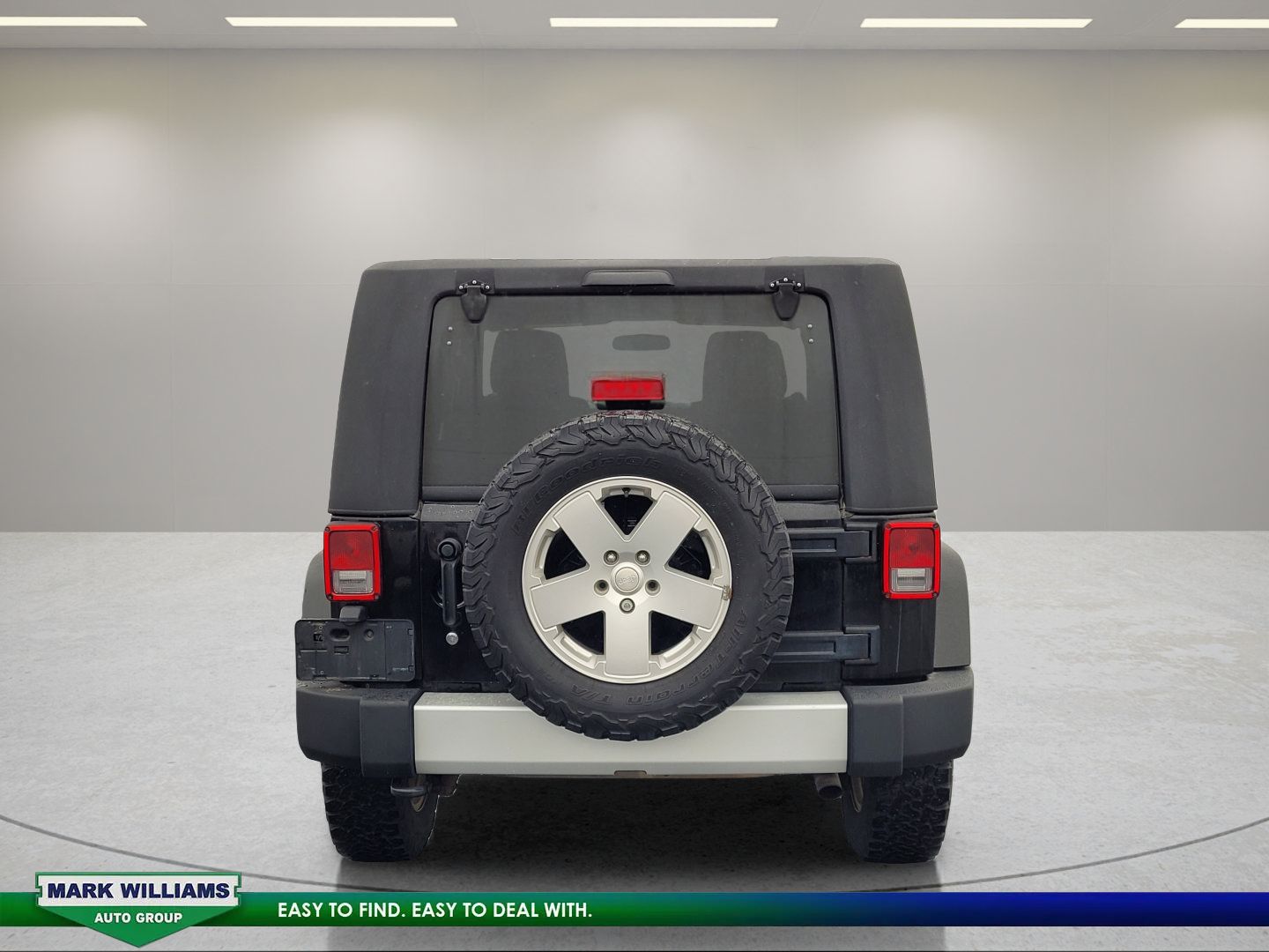 Used 2012 Jeep Wrangler Sahara w/ Connectivity Group AWD/4WD image 5