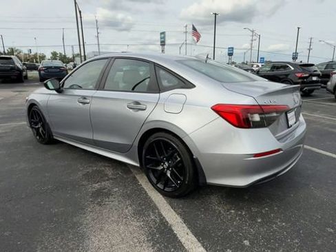 Used 2023 Honda Civic Sport image 6