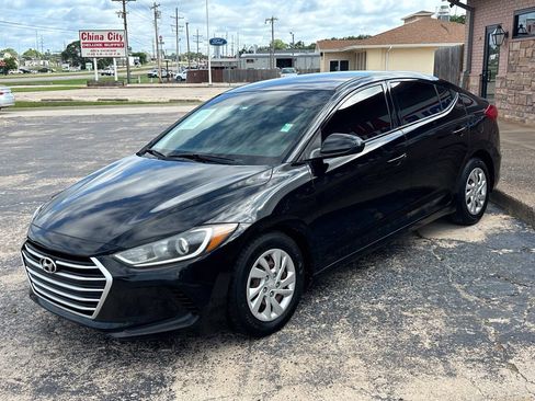Used 2018 Hyundai Elantra SE FWD image 5