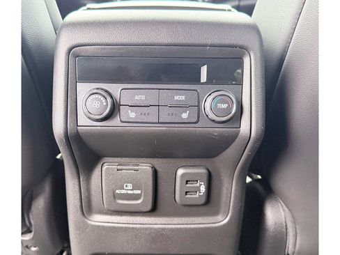 Used 2019 GMC Acadia Denali w/ Technology Package FWD image 31