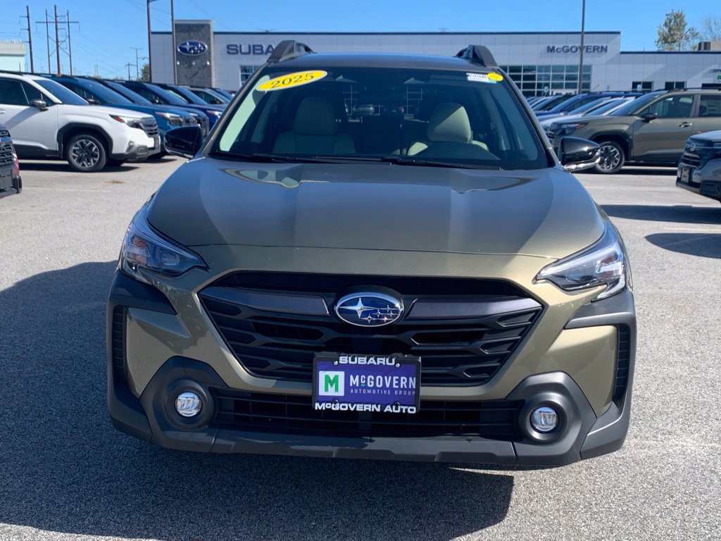 Used 2025 Subaru Outback Premium AWD/4WD image 4