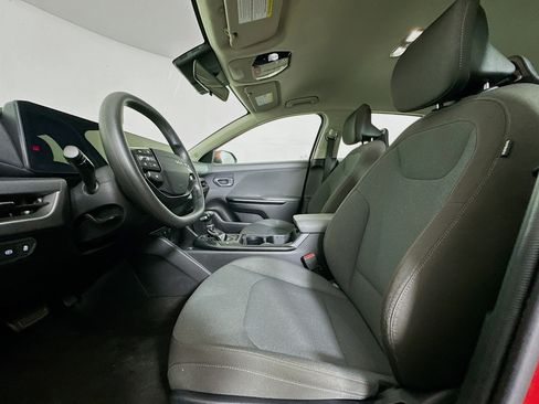 Used 2025 Kia K4 FWD image 13