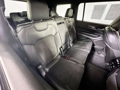 Used 2022 Jeep Grand Cherokee L Laredo image 23