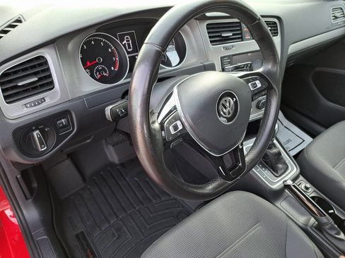Used 2017 Volkswagen Golf S image 10