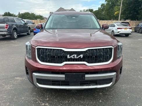 Used 2023 Kia Telluride EX w/ EX Captain's Chair Package FWD image 17