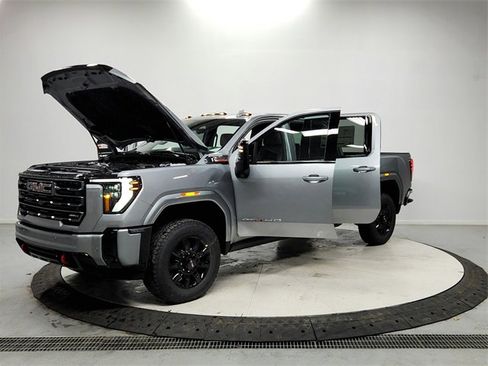 New 2026 GMC Sierra 2500 AT4 w/ AT4 Premium Plus Package image 11