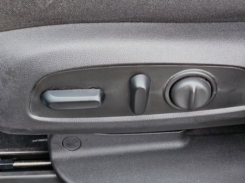 Used 2021 GMC Acadia SLE w/ Driver Convenience Package image 25