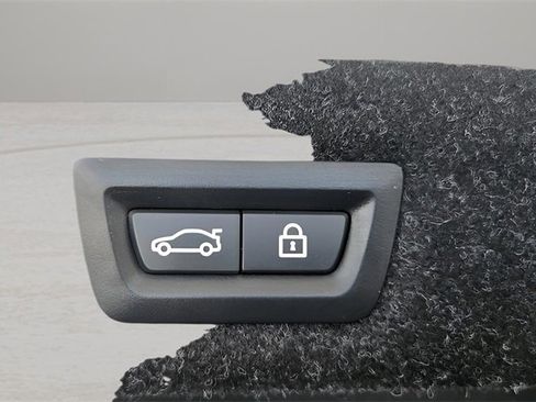 Used 2019 BMW 530i w/ Convenience Package image 19