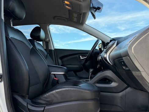 Used 2010 Hyundai Tucson GLS w/ Popular Equipment Pkg 2 FWD image 13