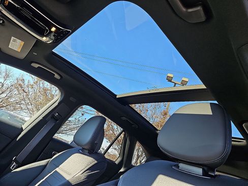 New 2026 Mercedes-Benz GLC 300 4MATIC image 10