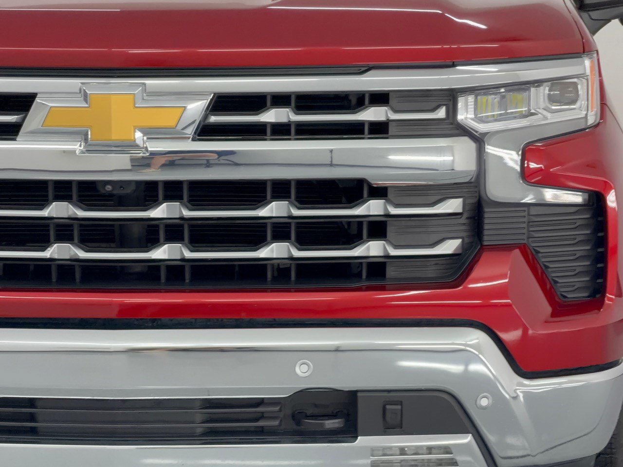 Used 2024 Chevrolet Silverado 1500 LTZ AWD/4WD image 12