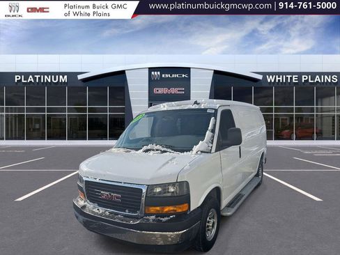 Used 2024 GMC Savana 2500 w/ Driver Convenience Package image 4