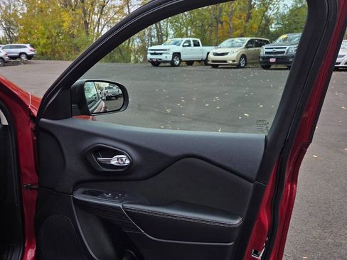 Used 2016 Jeep Cherokee Sport w/ Cold Weather Group image 10