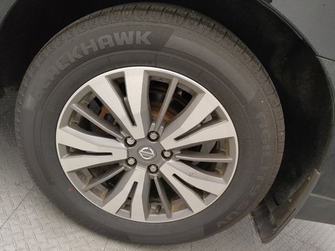 Used 2019 Nissan Pathfinder S AWD/4WD image 31