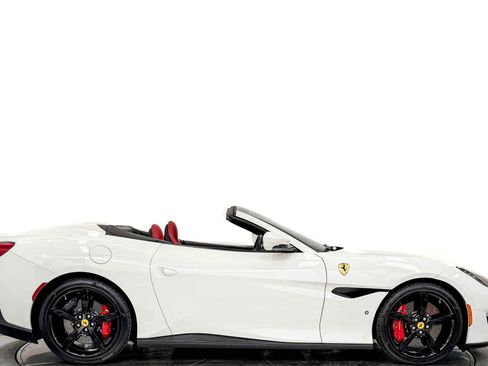 Used 2020 Ferrari Portofino RWD image 2