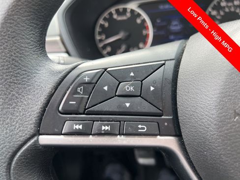 Used 2024 Nissan Altima 2.5 SV FWD image 12