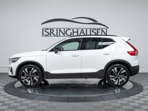 Used 2023 Volvo XC40 B5 Ultimate w/ Protection Package Premier AWD/4WD image 8