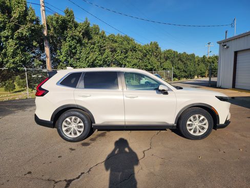 Certified 2025 Honda CR-V LX image 3