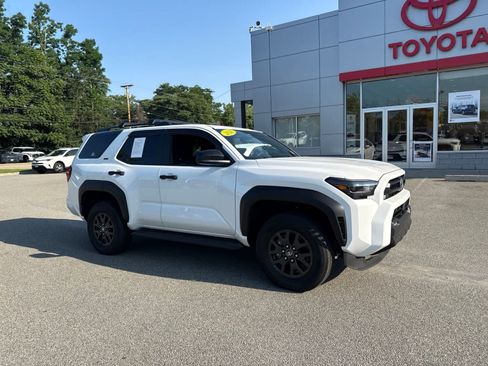 Used 2026 Toyota 4Runner SR5 AWD/4WD image 4