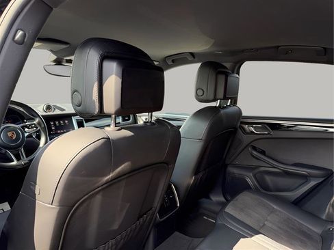 Used 2017 Porsche Macan S image 26