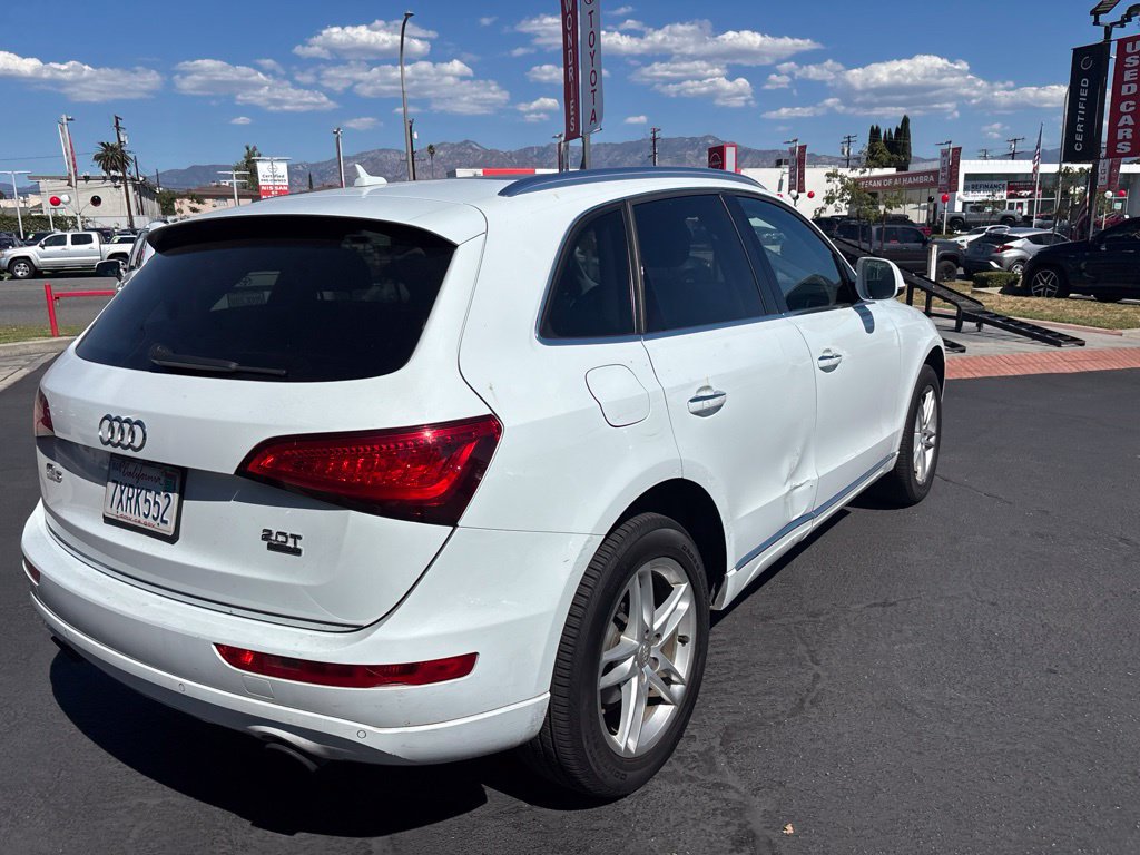 Used 2017 Audi Q5 2.0T Premium Plus w/ Technology Package AWD/4WD image 4