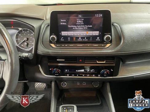 Used 2023 Nissan Rogue SV w/ SV Premium B Package image 17