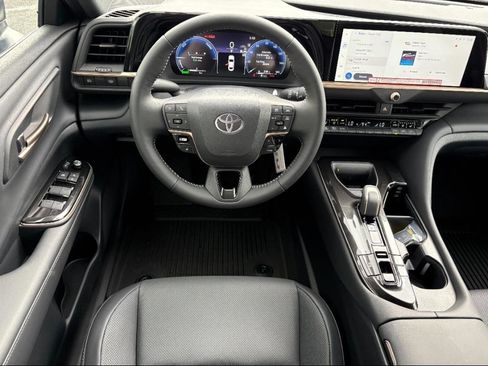 New 2026 Toyota Crown XLE image 4