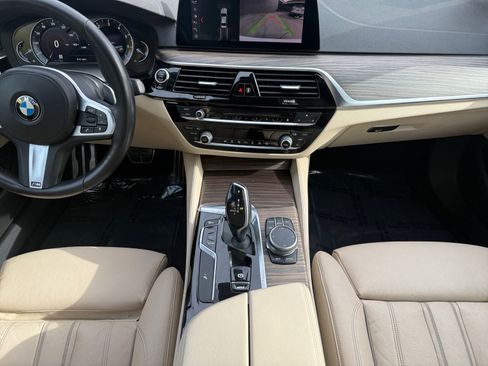 Used 2019 BMW 540i w/ M Sport Package image 11