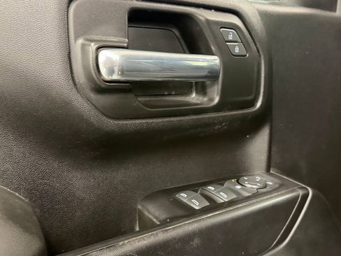 Used 2023 Chevrolet Silverado 1500 Custom image 14