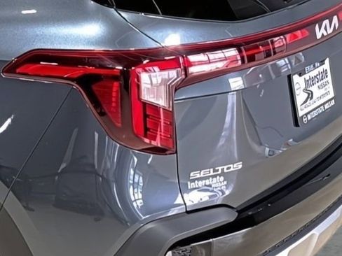Used 2024 Kia Seltos SX w/ SX Sunroof Package image 10