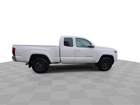 Used 2022 Toyota Tacoma SR5 image 9