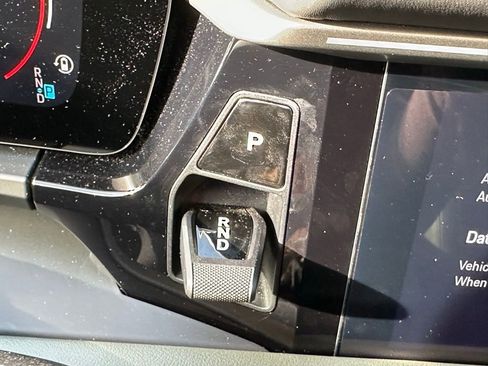 Used 2025 Porsche Macan 4S Electric image 32