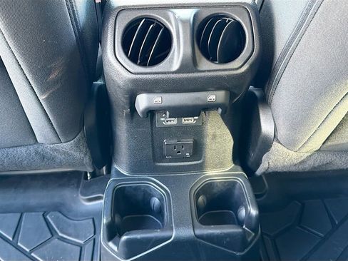 Used 2023 Jeep Gladiator Overland image 21