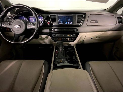Used 2018 Kia Sedona SX FWD image 15