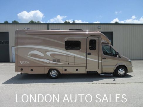Used 2017 Mercedes-Benz Sprinter 3500 image 7