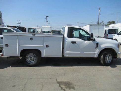 Used 2019 Ford F250 XL w/ XL Value Package image 2