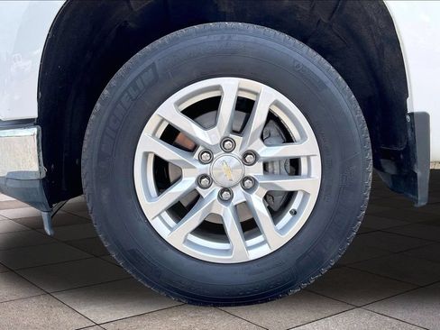 Used 2020 Chevrolet Silverado 1500 LT w/ Convenience Package AWD/4WD image 9
