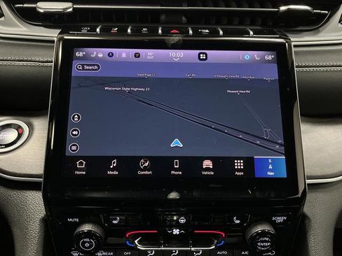 New 2025 Jeep Grand Cherokee Limited w/ Black Appearance Package image 10