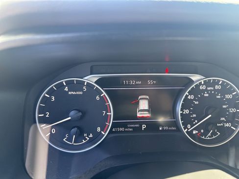 Used 2023 Nissan Rogue SV w/ SV Premium B Package image 25