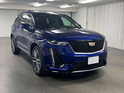 Used 2024 Cadillac XT6 Sport w/ Technology Package image 7