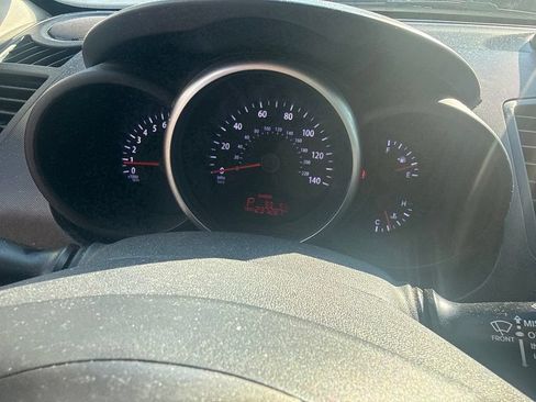 Used 2012 Kia Soul + w/ Audio Pkg FWD image 7
