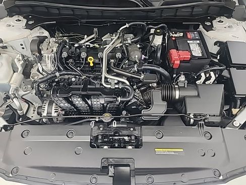 Used 2025 Nissan Altima 2.5 SL FWD image 39