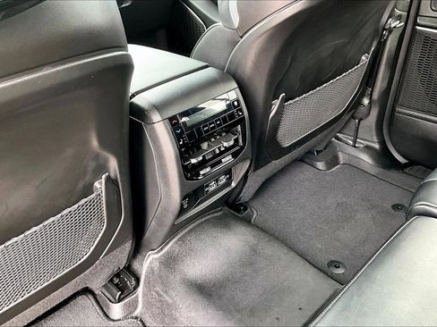 Used 2024 Jeep Grand Cherokee L Overland w/ Luxury Tech Group IV image 10