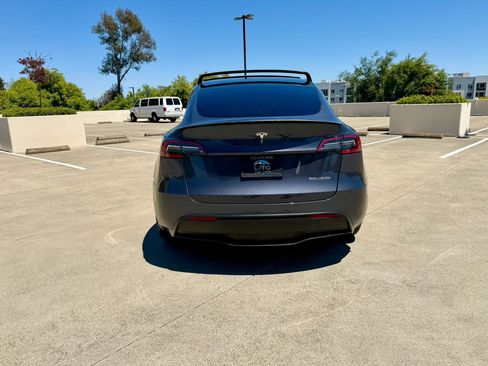 Used 2022 Tesla Model Y Performance AWD/4WD image 12
