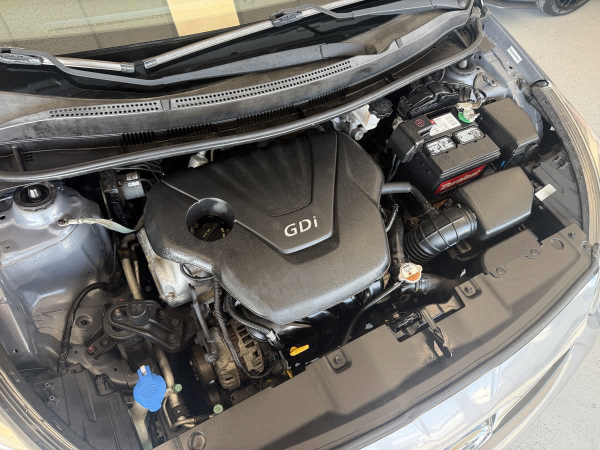 Used 2013 Hyundai Accent GLS FWD image 27