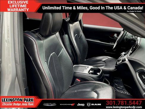 Used 2020 Chrysler Pacifica Limited FWD image 28