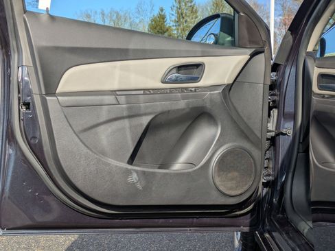 Used 2016 Chevrolet Cruze L image 11